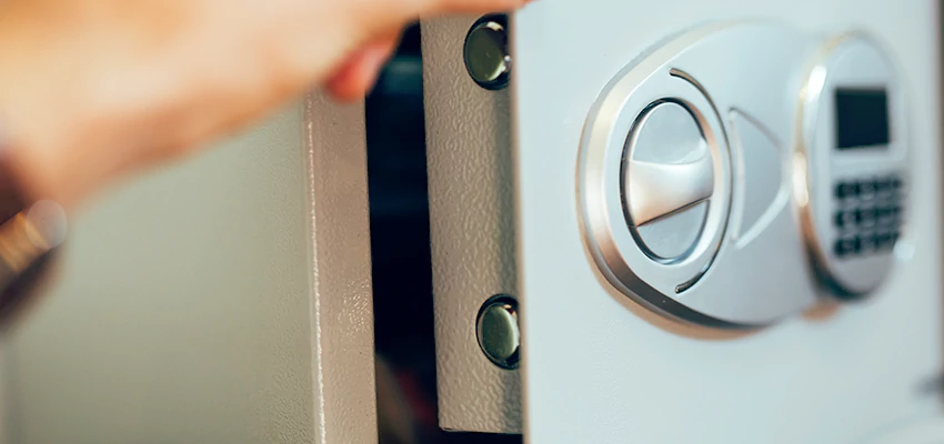 Fingerprint Safe Openers in Spring Valley Lake, CA
